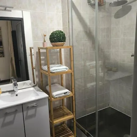 Calme Dans Entrepot Apartament Ernée